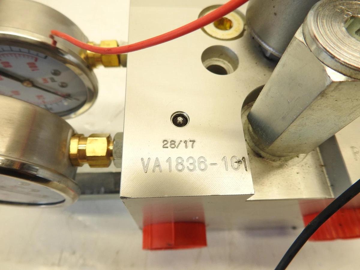 New HydraForce VA1836-101 Valve Block
