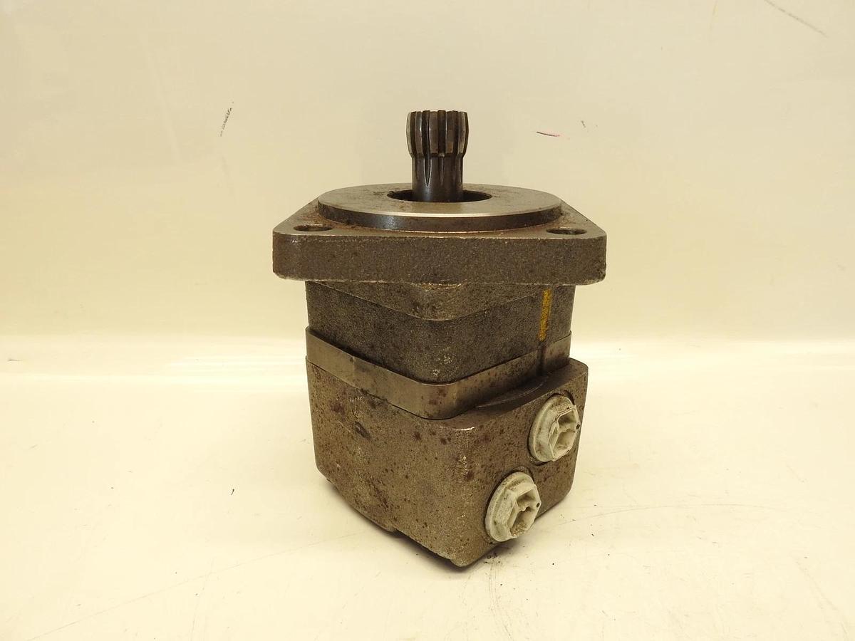 New Danfoss White Hydraulic Motor 56773044.3532978 11221988 350130s810bzaamup