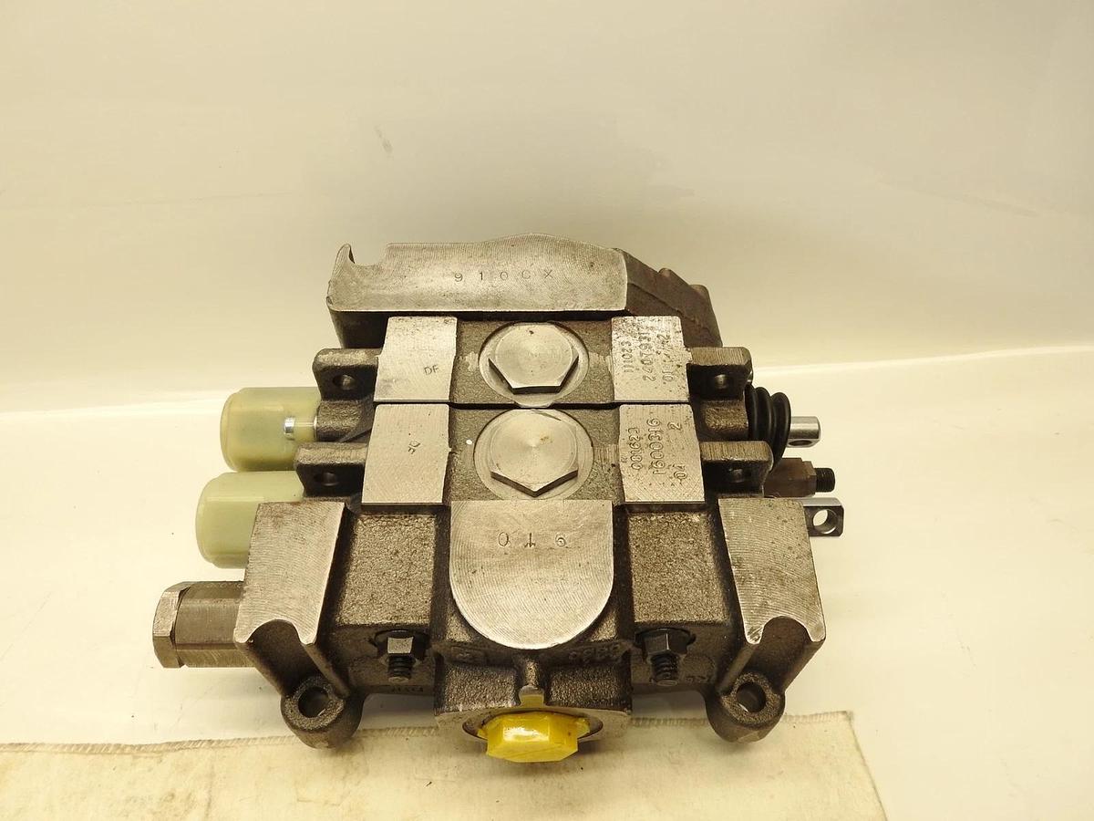 New Oem Parker MCE14738 Hydraulic Control Valve