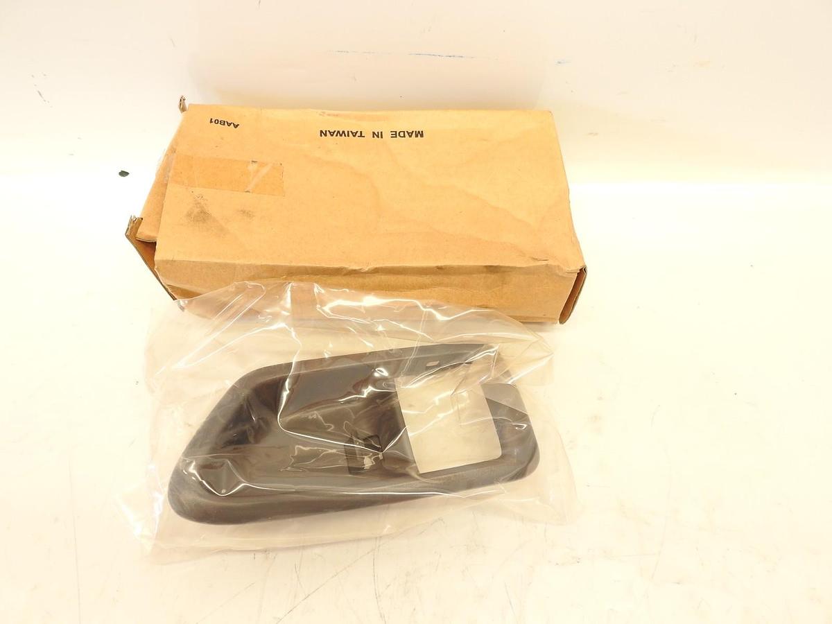 Dorman 91006 Interior Door Handle Left Front/Rear Bezel Smooth Gray