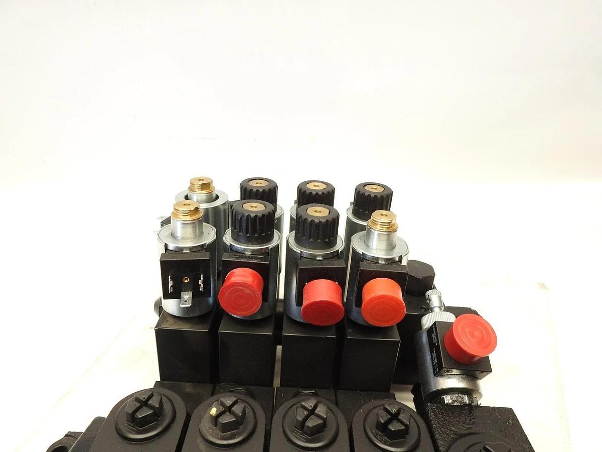 New Genuine HMF 55266 Hydraulic Valve Block  002765417