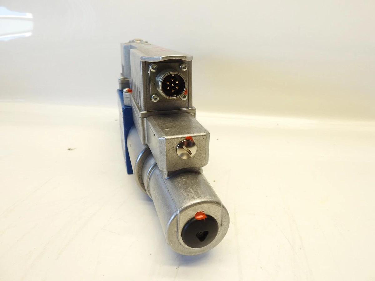 AS IS Rexroth R901553965 4WREF 10 E3 75-30/V24CA1 Proportional Directional Valve