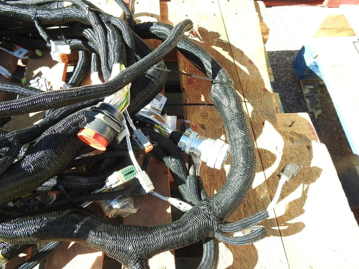New Genuine HUGE WIRING HARNESS 19207-12688799  12688799  7PJN2