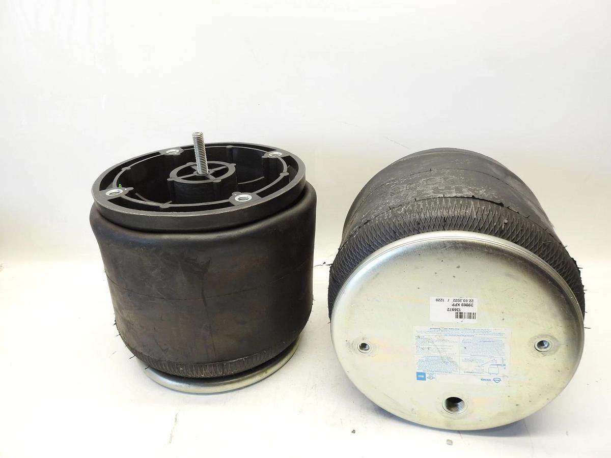 Lot Of 2 AIRTECH AIR SPRINGS 39069KPP - 136972 - Air Spring