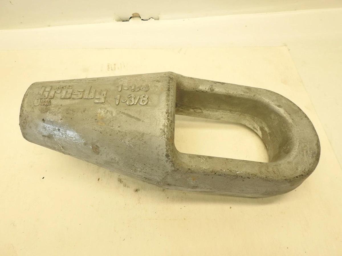 Crosby 1 1/4 1 3/8  5XC Closed Metal Filled Steel Wire Rope Socket Zinc Surface