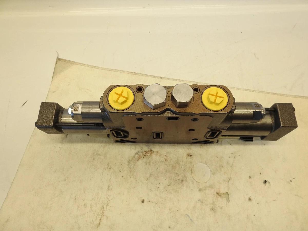 New Oem John Deere AT488584 Hydraulic Valve Parker 4639152133
