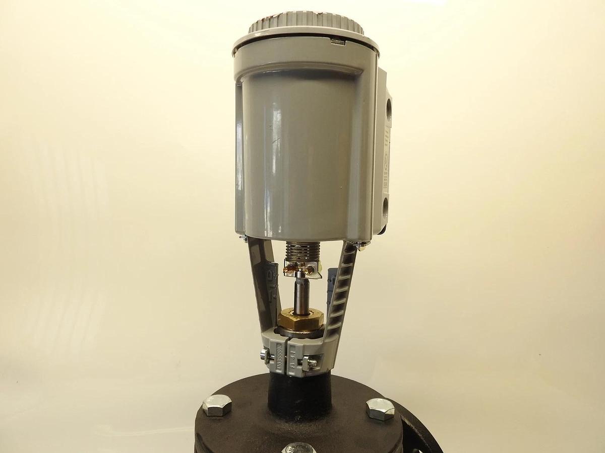 Genuine Siemens 274-06611 Valve Assembly  SKD62U 599-06612