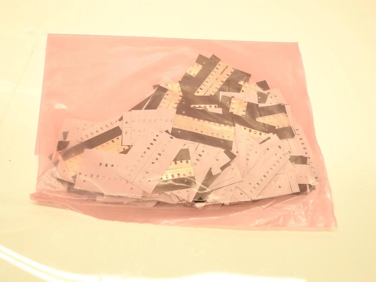 Lot Of 2000 Southanchor 1EQSMDUBD Rectangular Splicing SMD Tapes