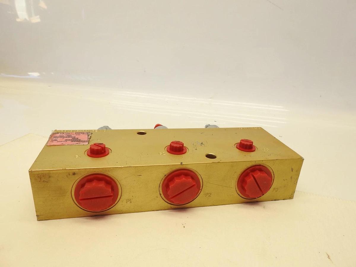 New Oem Eaton Vickers MCD Series  MCD-7833 Valve Assembly