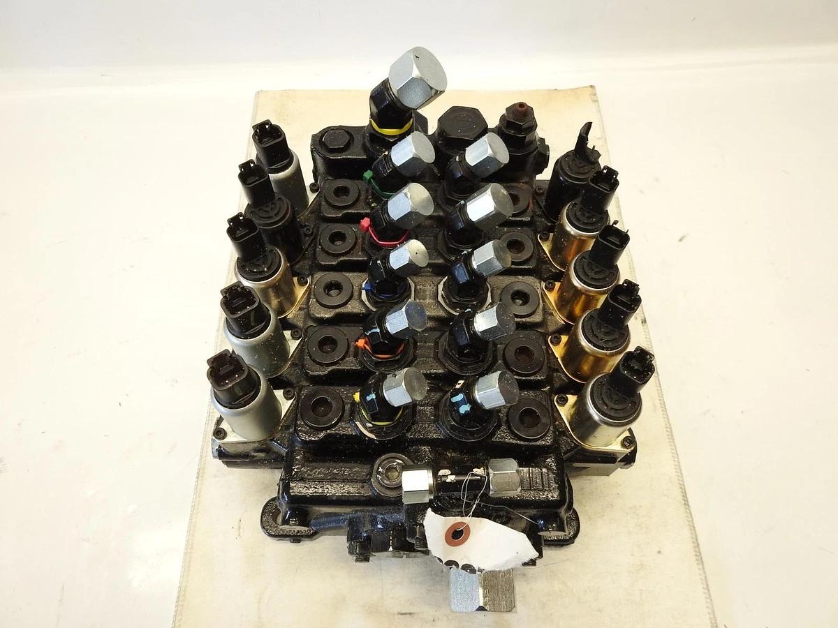 New Oem Husco 5CX76 NSCX121-C3 Control Valve Assembly
