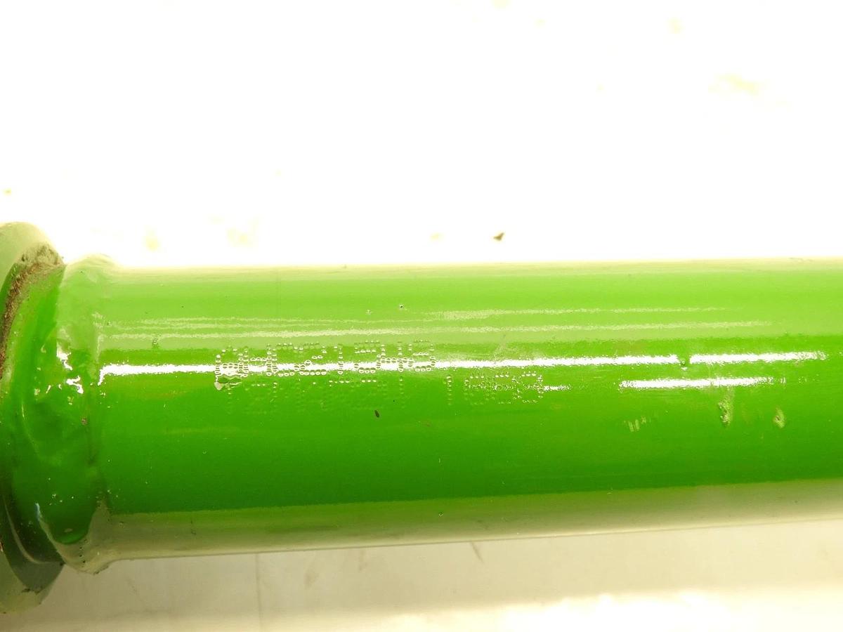 New Oem John Deere AHC21548 Hydraulic Cylinder, 40 x 28-301