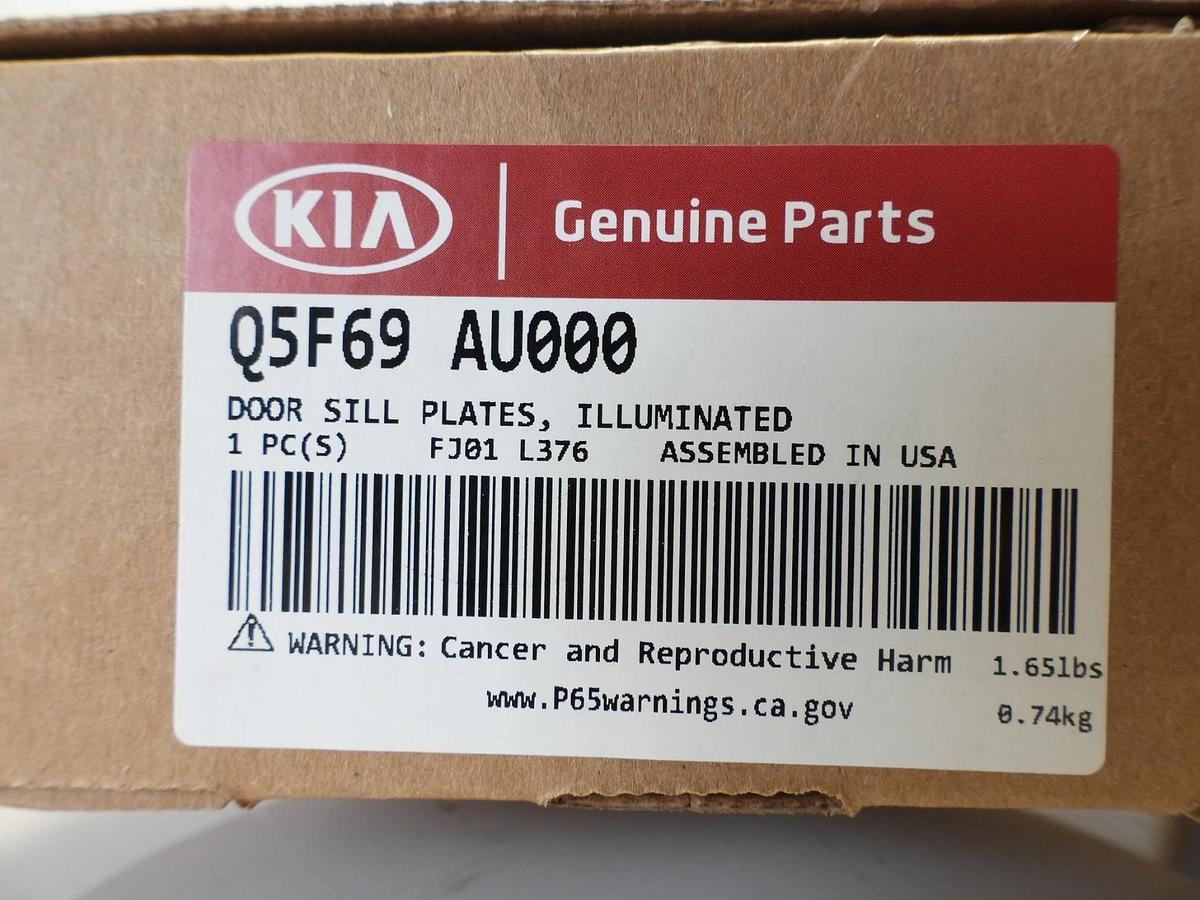 New Oem Kia 2021-2023 Kia Seltos Illuminated Door Sill Plates Q5F69-AU000