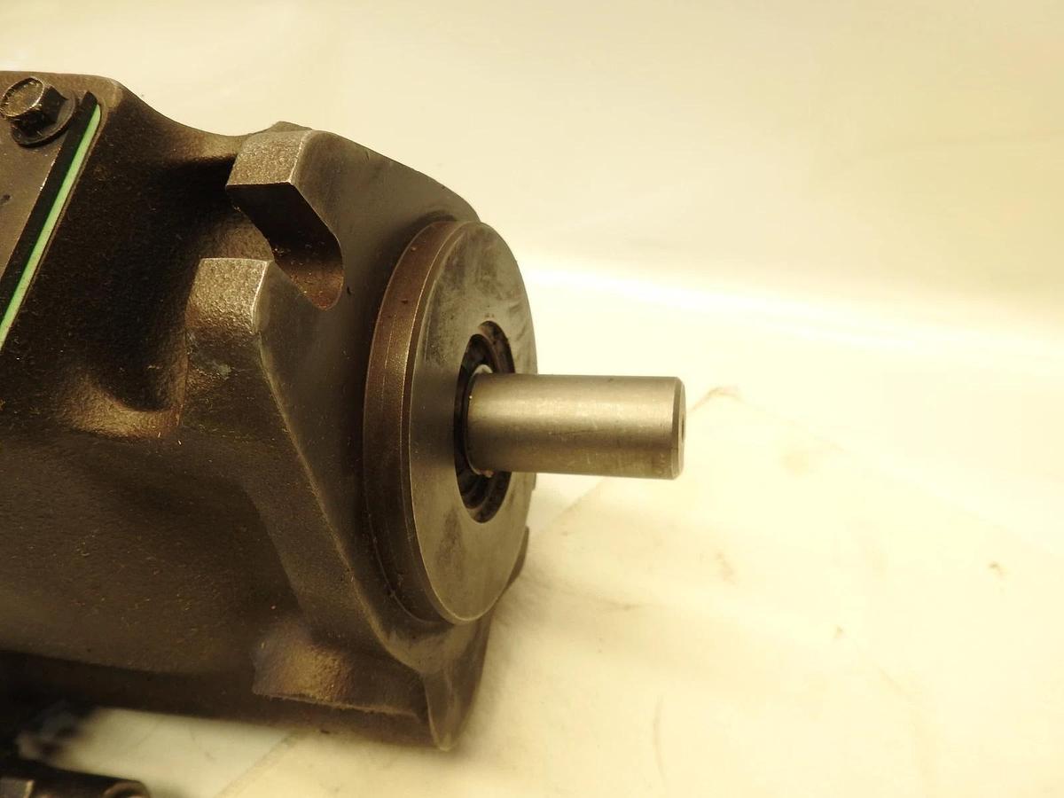 New Oem Eaton Vickers PVQ40-B2R-B26-SS2S Hydraulic Piston Pump