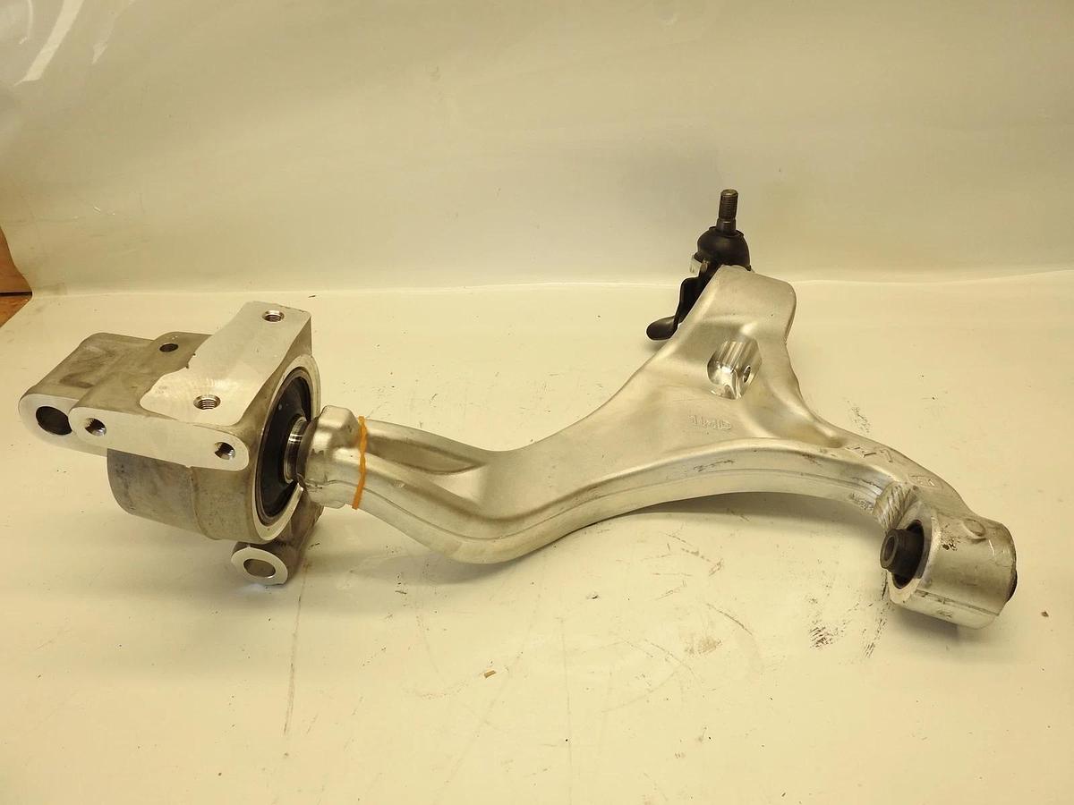 New Oem Infinity 54500-LMD1A Suspension Control Arm (Right)