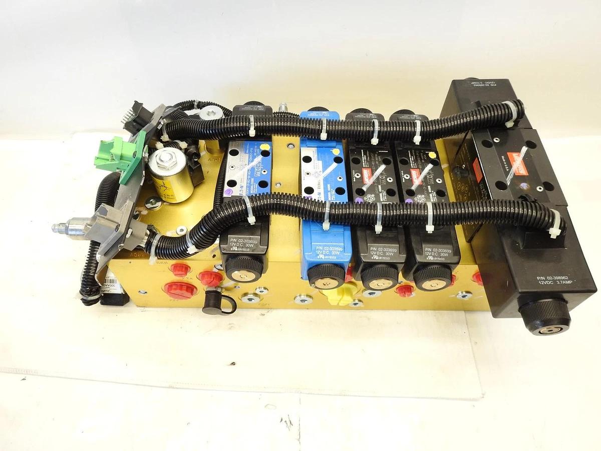 New Oem CASE CNH 51593066 MCD-7695 300230 Hydraulic Control Valve Manifold
