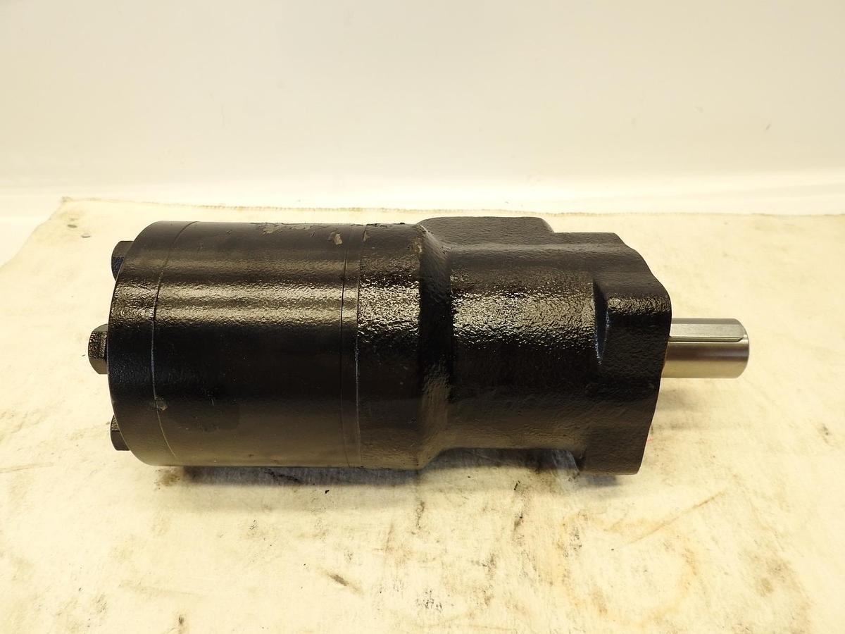 Oem Danfoss White Drive Hydraulic Motor 255320F3010AAAAA 83071819
