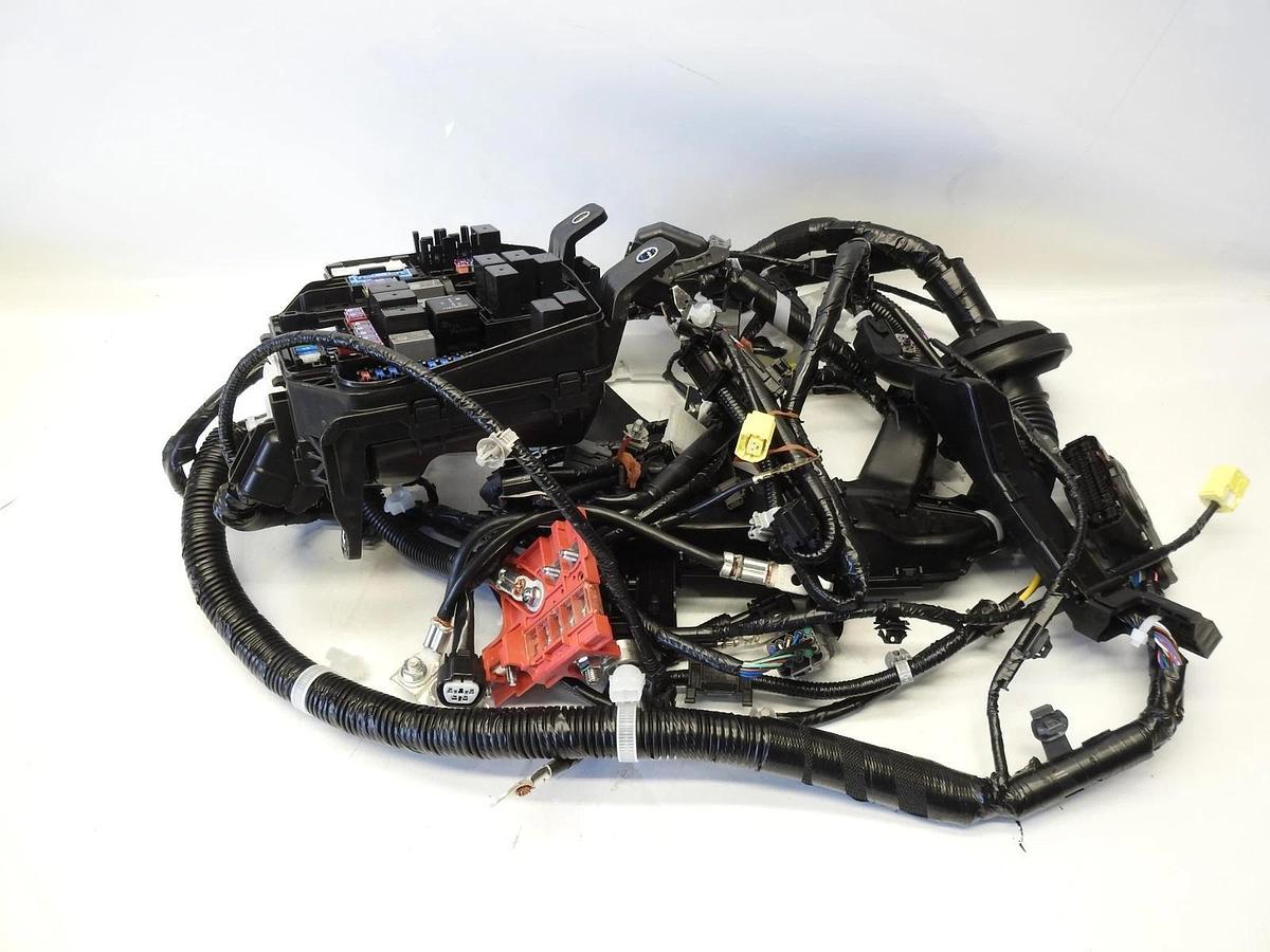 New Oem Mazda (VA66-67-010B) Harness Front