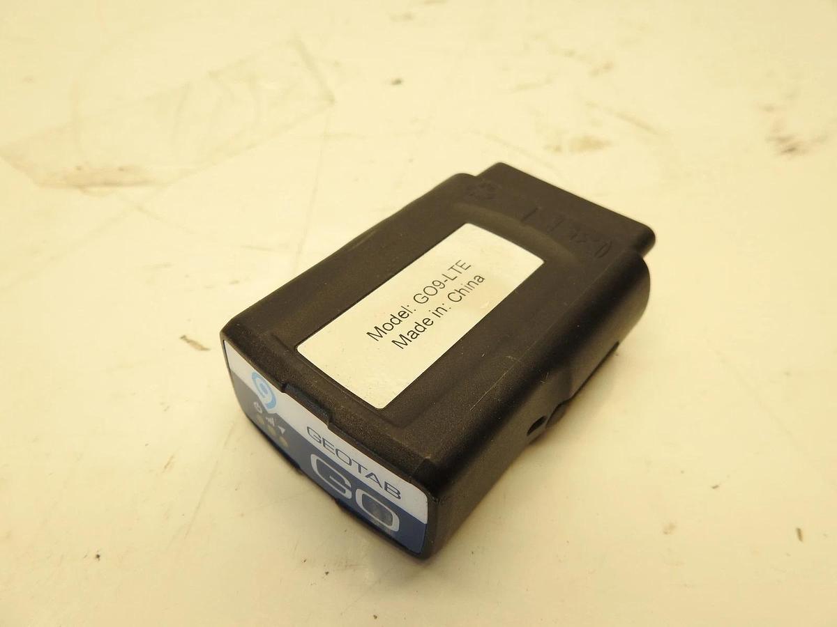 Geotab GO vehicle tracking device / T-Mobile - Black