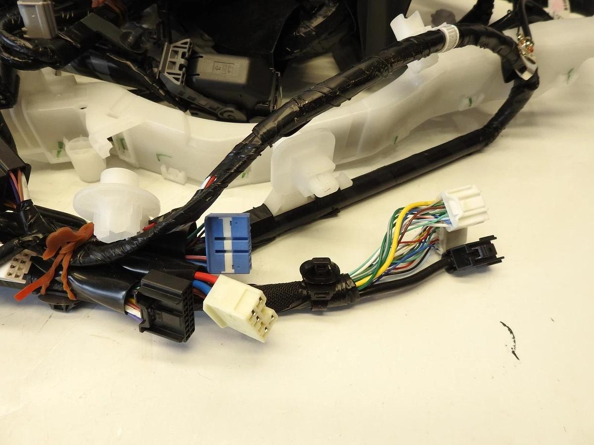 New Oem Mazda (VA66-67-010B) Harness Front
