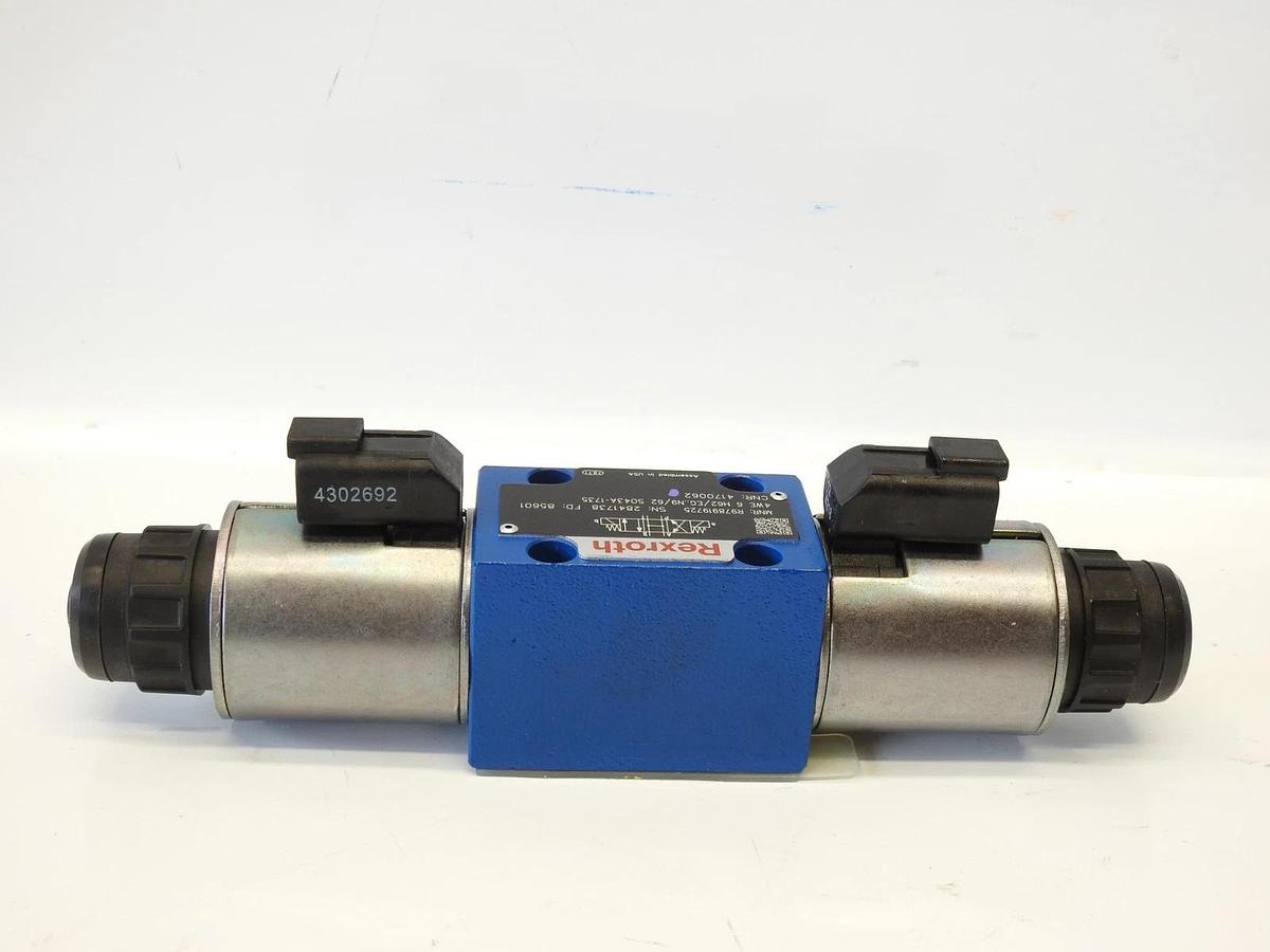 NEW OEM GENIE 41769GT (41769) Directional Valve, Rexroth R978919725