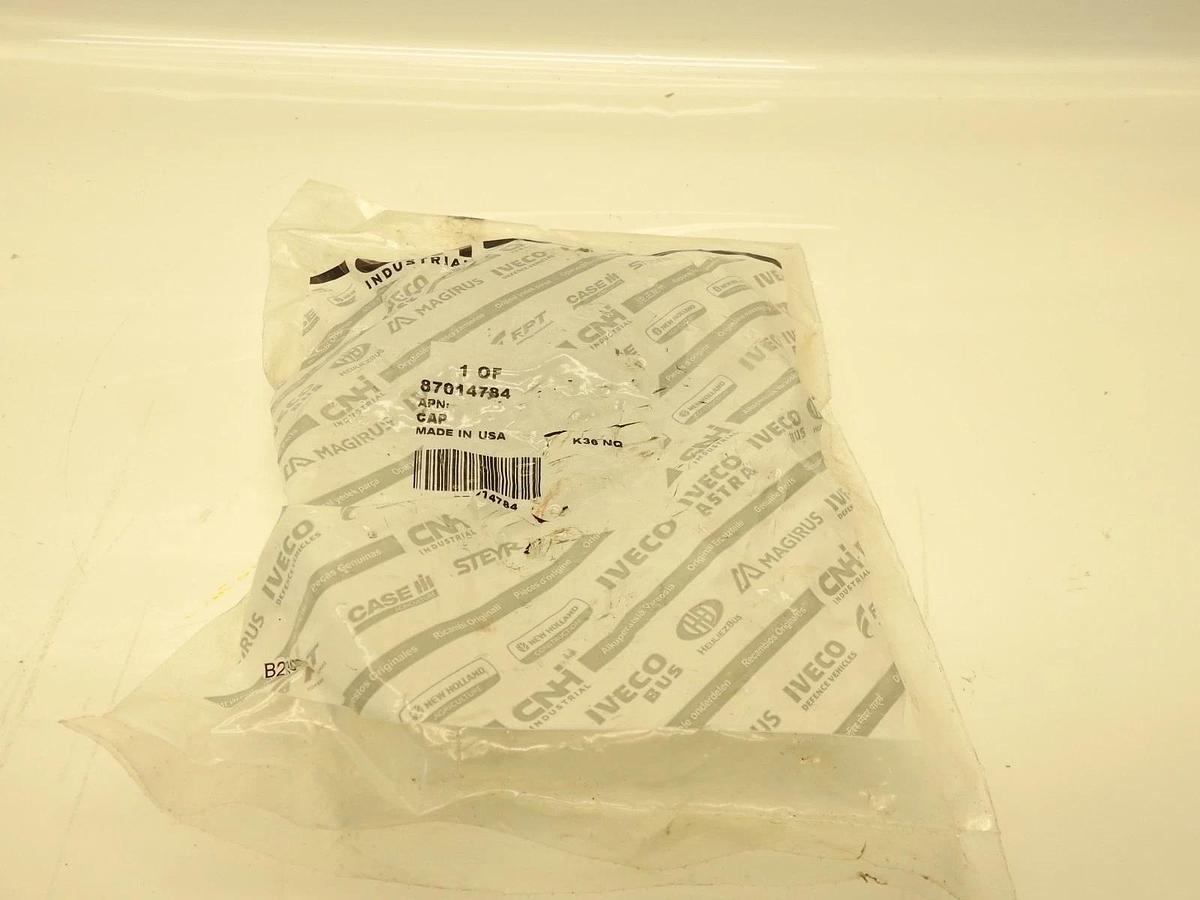 New OEM New Holland Cap Part # 87014784 Haytool 615 616 617 H6730 H6740 H6750
