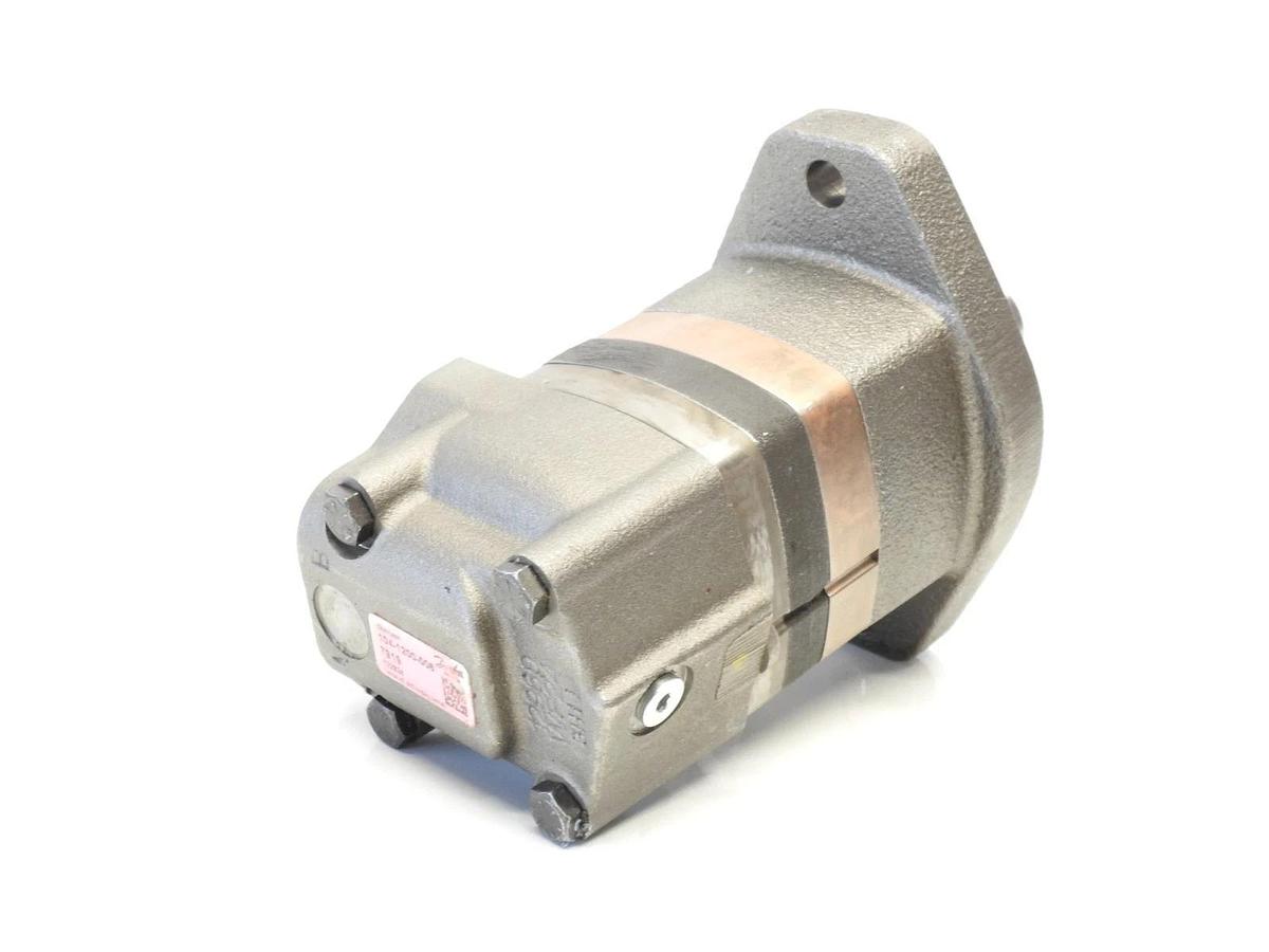 New Oem Danfoss Char-Lynn 104-1200-006 104 Series Hydraulic Motor