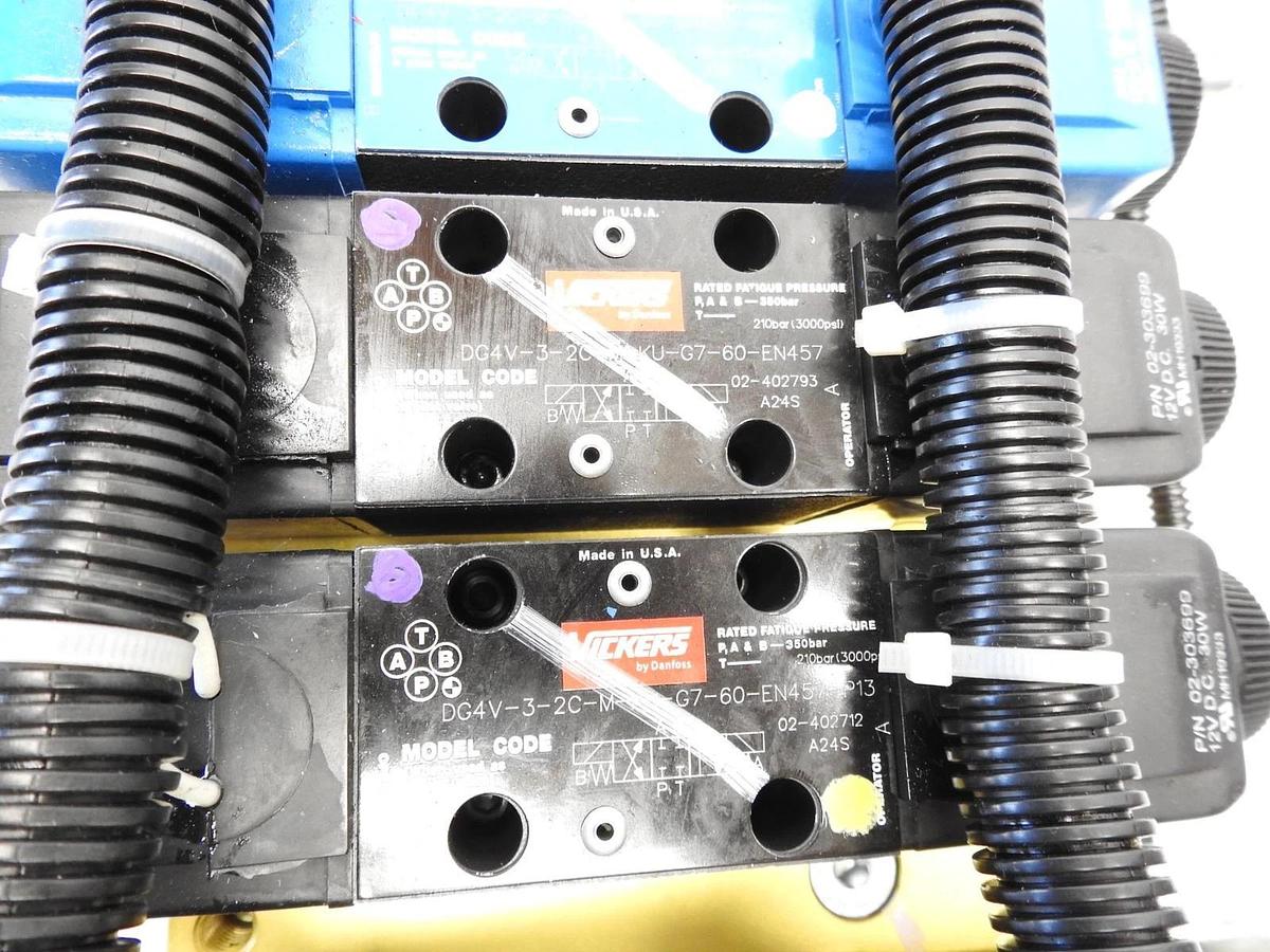 New Oem CASE CNH 51593066 MCD-7695 300230 Hydraulic Control Valve Manifold