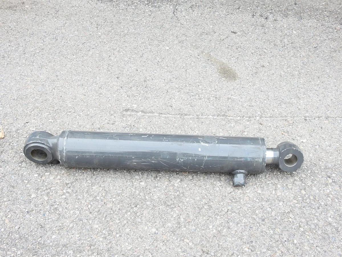 Oem Case New Holland 90488722R Hydraulic Cylinder For 586H 588H