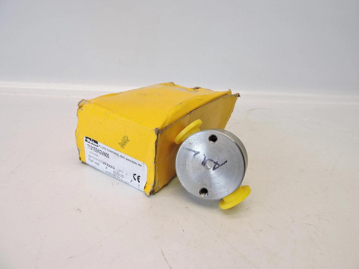 Parker 71215SN2VN00 Solenoid Valve 24 Volts DC 10 Watts New