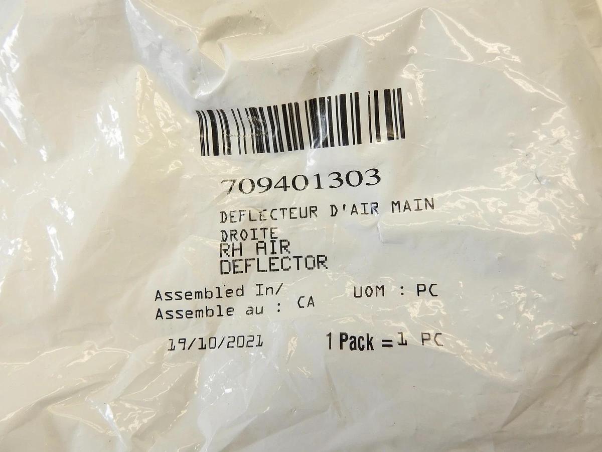 New Oem Can-AM 709401303 RH Air Deflector | Black