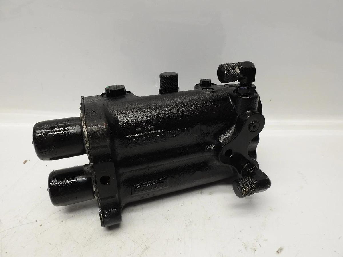 New Oem Eaton John Deere RE575220 Control Valve, 7Lf It4 Power-Manual