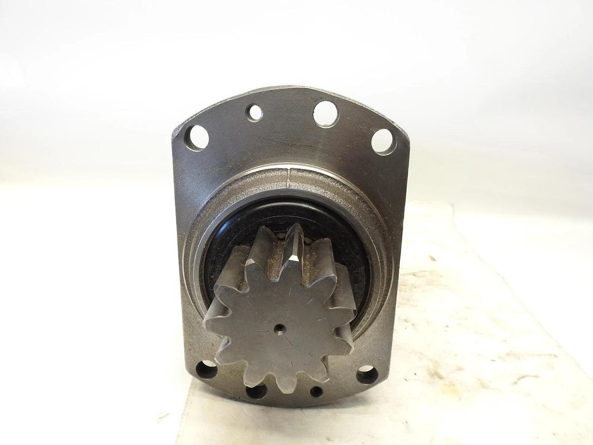 New Oem Bobcat 7025615 PCR-3B-12A-P-9464A SLEW MOTOR