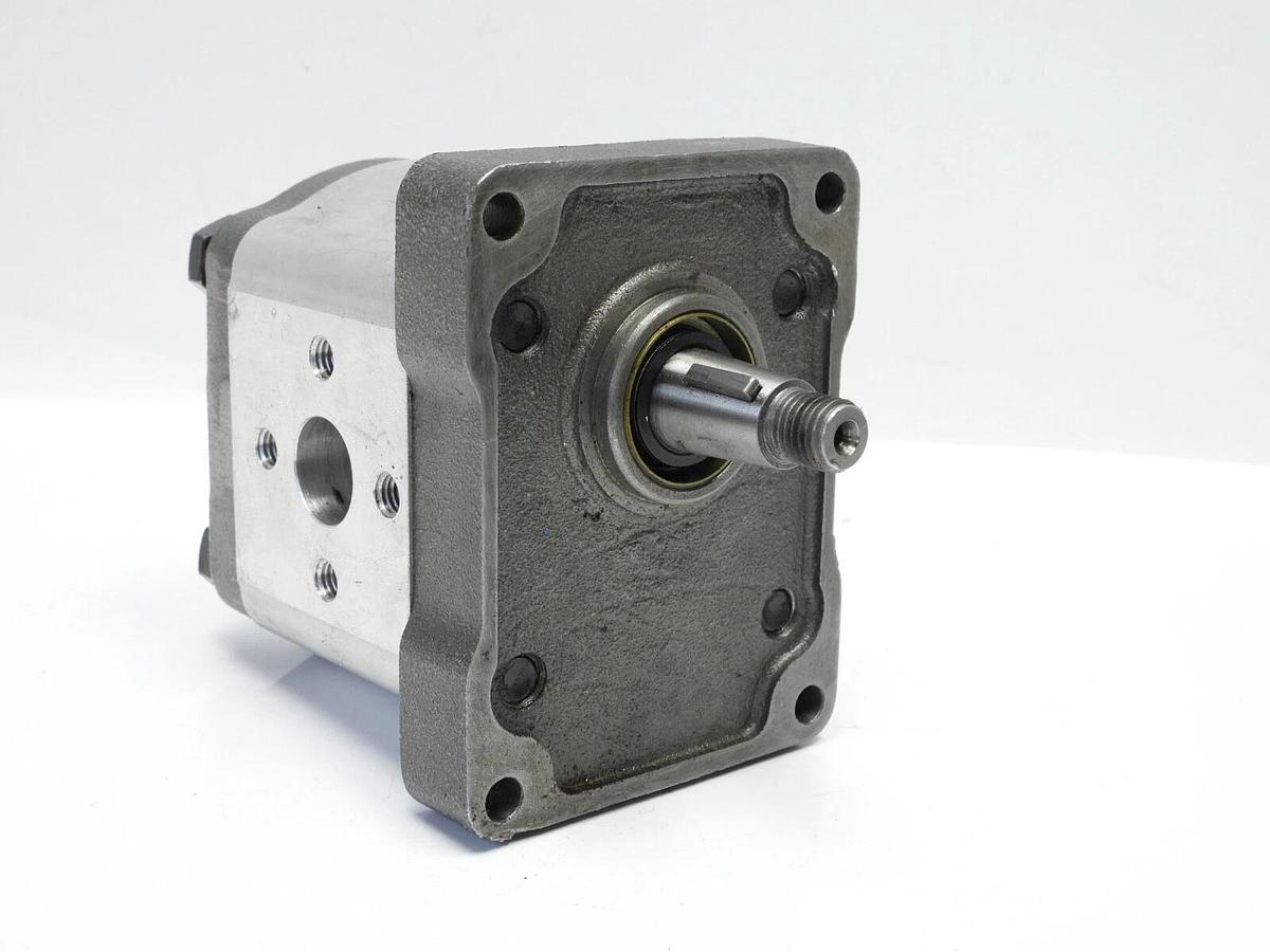 Hydraulic Steering Pump 8273385 5129481 For Fiat Tractor 55-56 60-66 446 450 540
