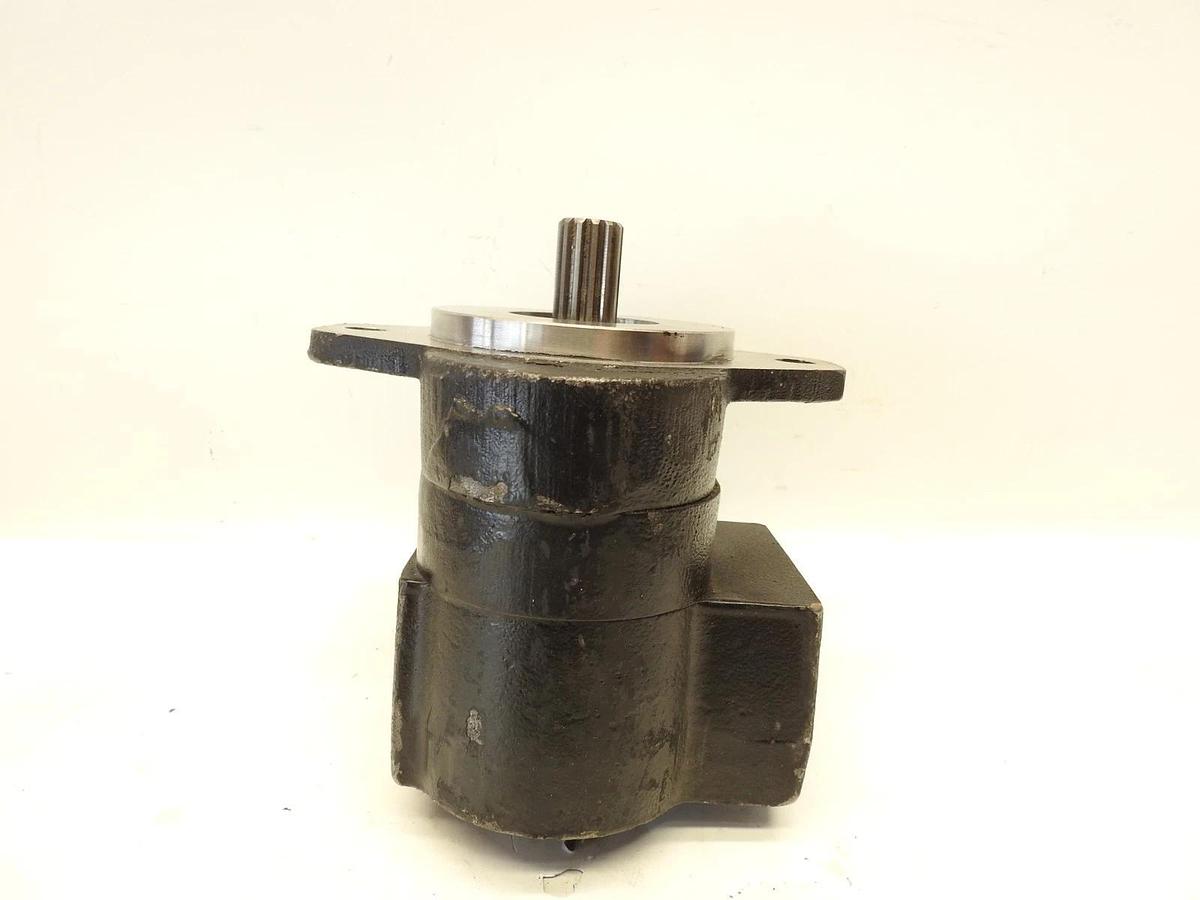 New Oem Danfoss 83012087 GEAR PUMP-LH, SINGLE DISPL