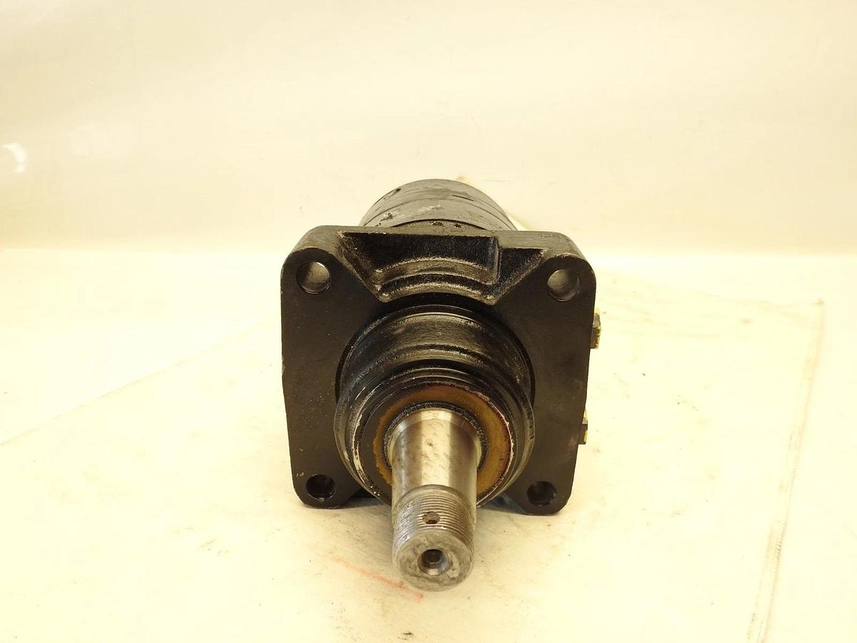 New Oem John Deere TCA26206 Hydraulic Motor Fits: 2500E 2500B 2400 PRECISIONCUT