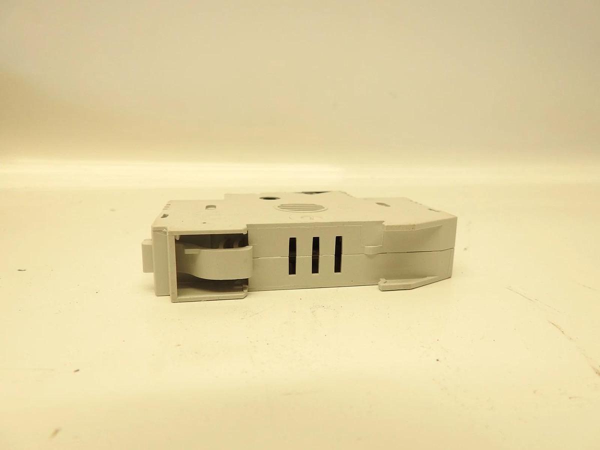LOT 11PCS ALLEN BRADLEY 1492-FB1/FB3C30 1/3 P 30A/600V CL CC FUSE HOLDER P2978