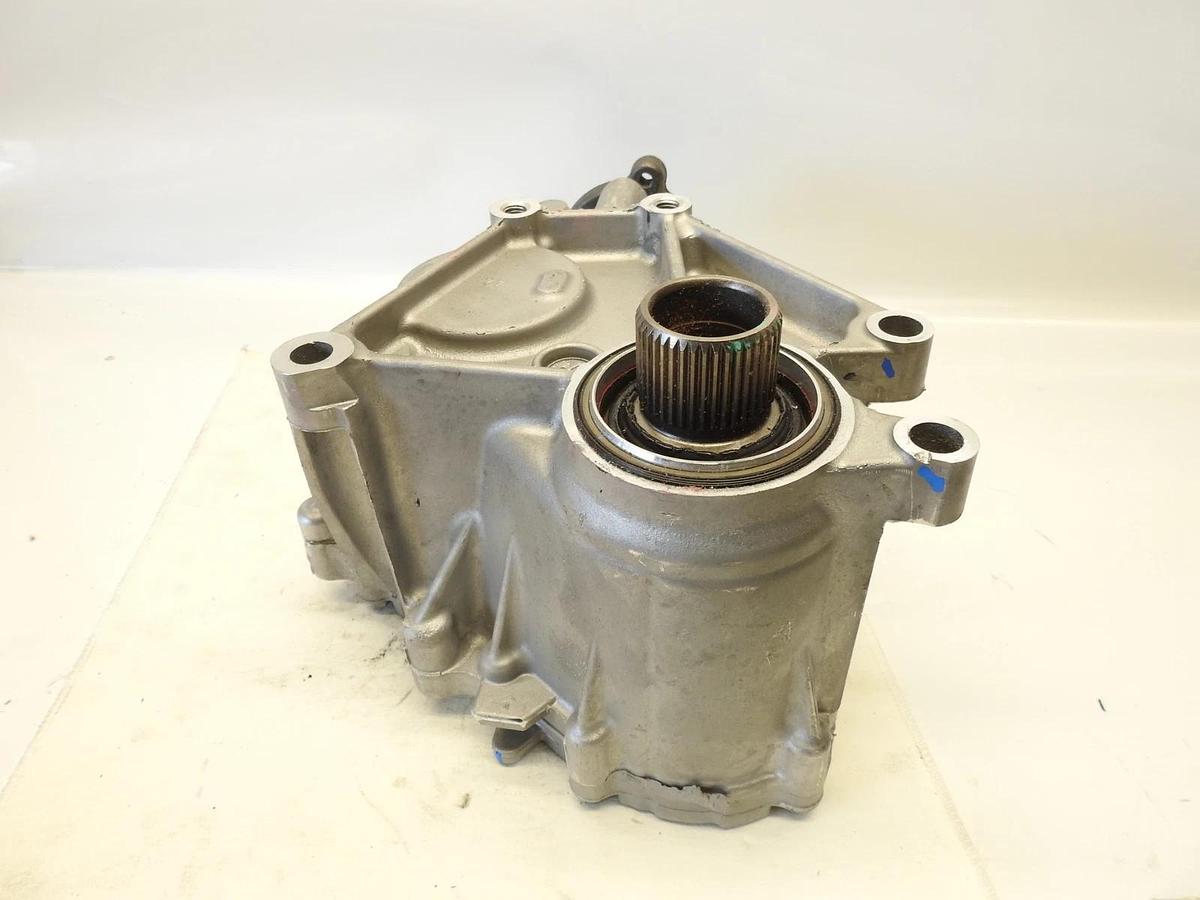 New Oem Ford AT43-7251-EM Transfer Case Power Take Off For 2016-2019 Ford Explor