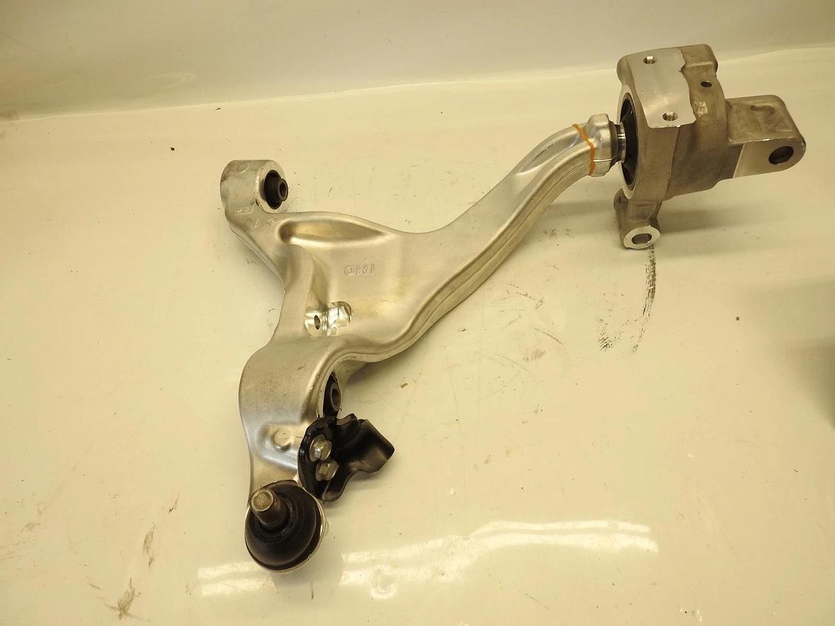 New Oem Infinity 54500-LMD1A Suspension Control Arm (Right)