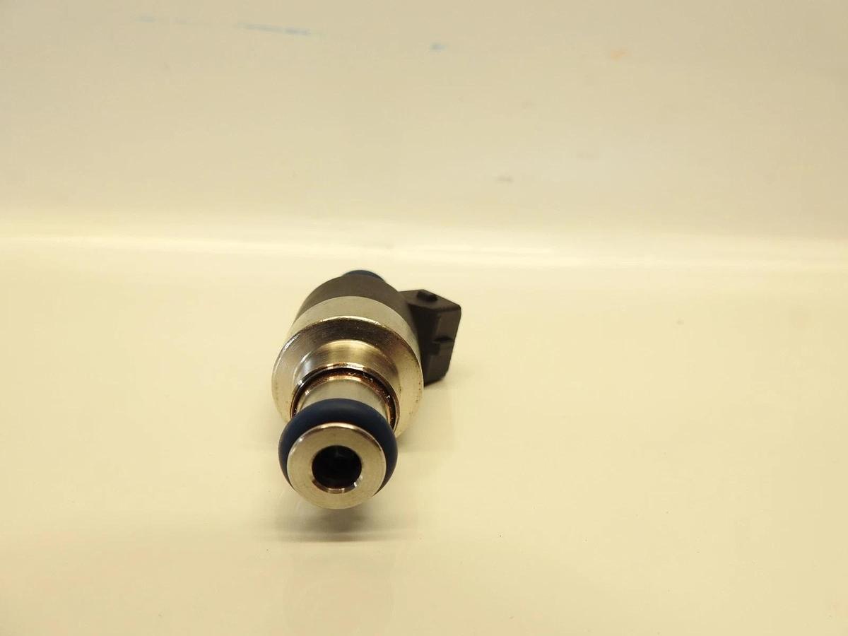 Standard Motor Products FJ47 Fuel Injector For 89-92 Camaro Corvette Firebird