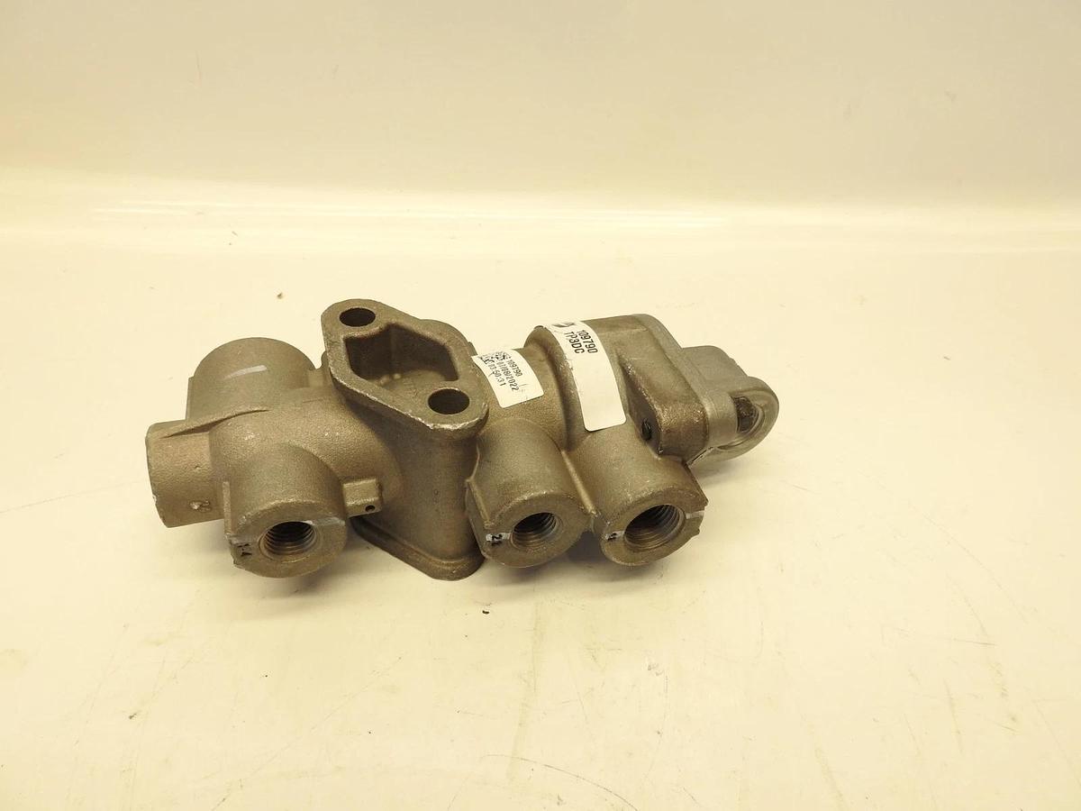 Genuine BRAND NEW Bendix Tractor Protection Valve TP-3DC 109790 065706109790