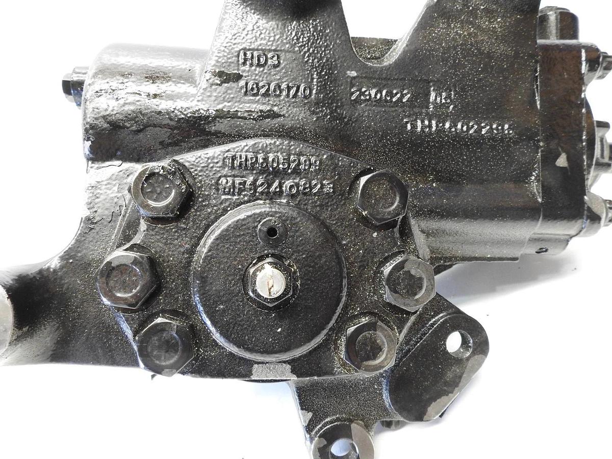 Oem TRW RGT60011R Steering Gear for 02-18 Freightliner