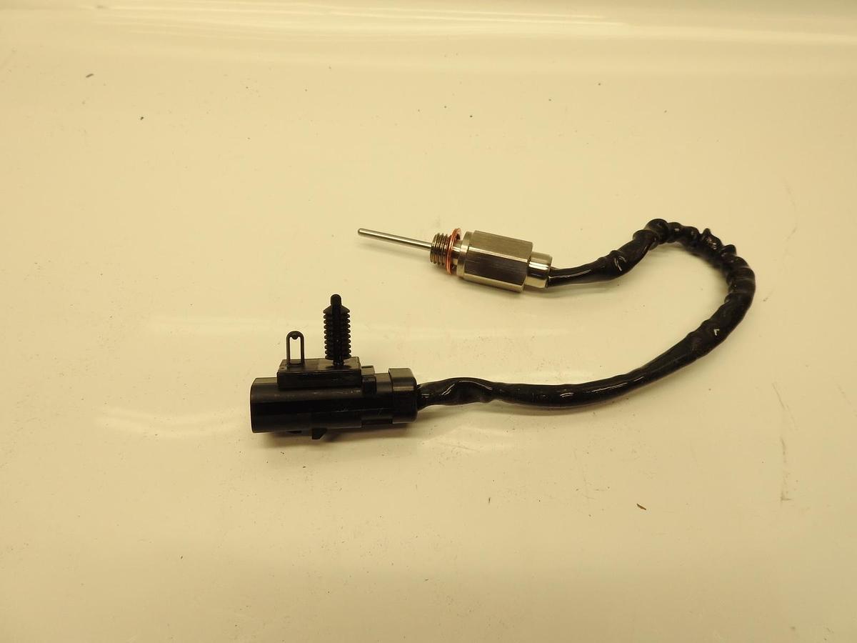 Oem John Deere Original Equipment Temperature Sensor #RE546613