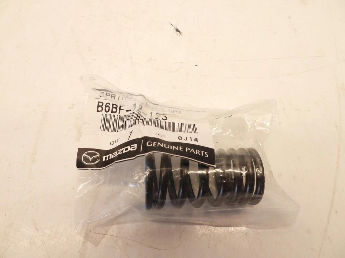 Lot Of 16 Oem Mazda ITEM 8 - MX-3 VALVE SPRINGS B6BF-12-125-101399