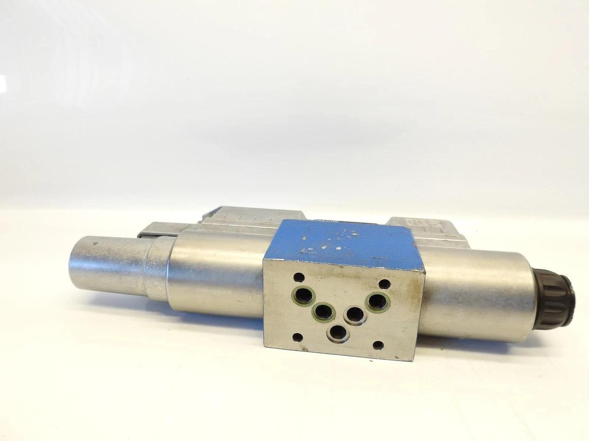 AS IS Rexroth R901553965 4WREF 10 E3 75-30/V24CA1 Proportional Directional Valve