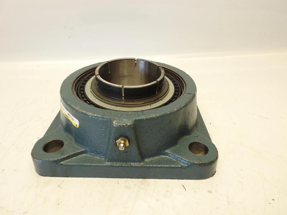 Dodge 058395 Flange Mount Ball Bearing 4 Bolt Concentric Clamp Collar F4B-DLM-21