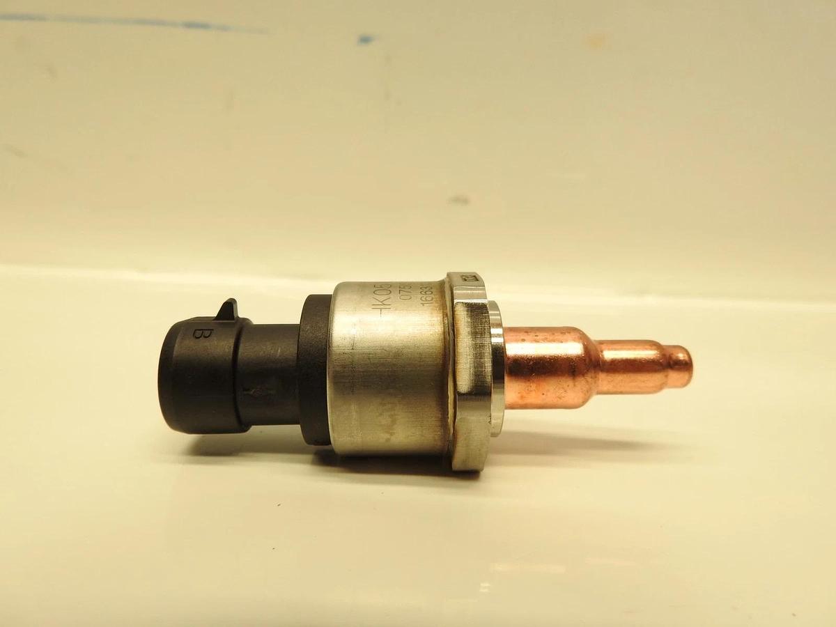 New GENUINE OEM Carrier HK05XZ001 Pressure Transducer Transmitter FOR 30GNP040