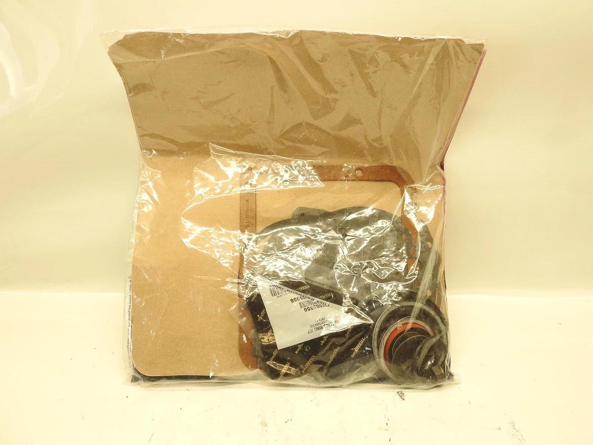 Transtec 26002CF OVERHAUL KIT WITH DURAPRENE PAN GASKET C4 70-81