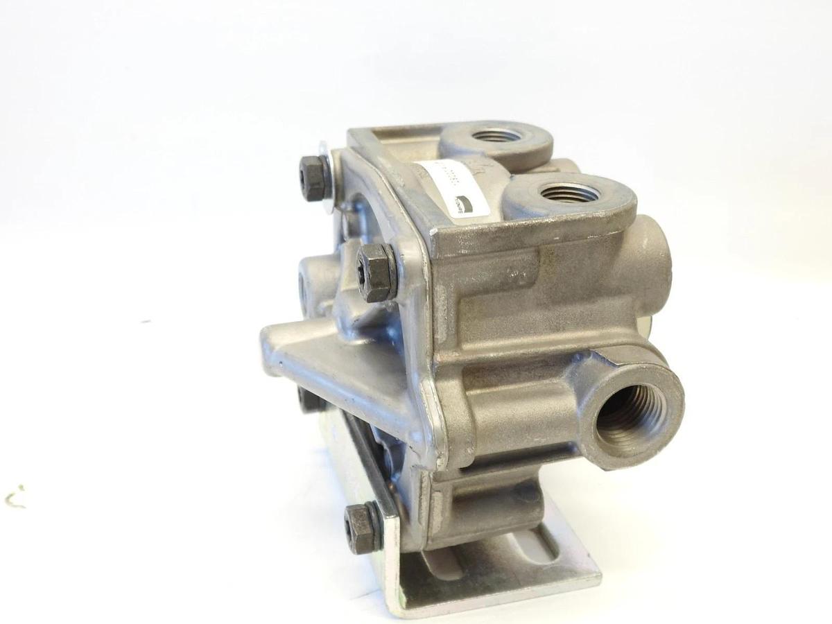 New Oem Bendix 109002 R-12P Pilot Relay Valve with 296010 Bracket | 909828