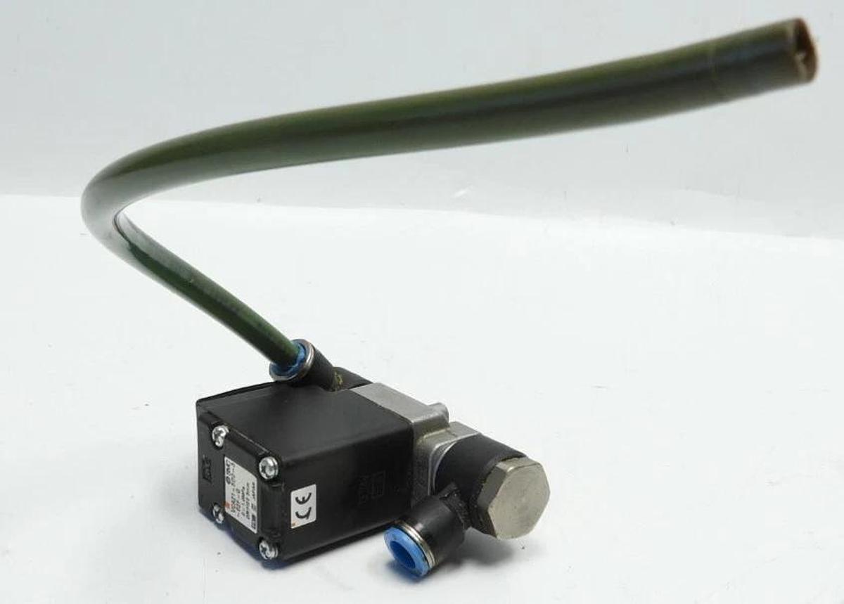SMC, VCA21-5D0-3-02F-Q, Magnetventil / solenoid valve