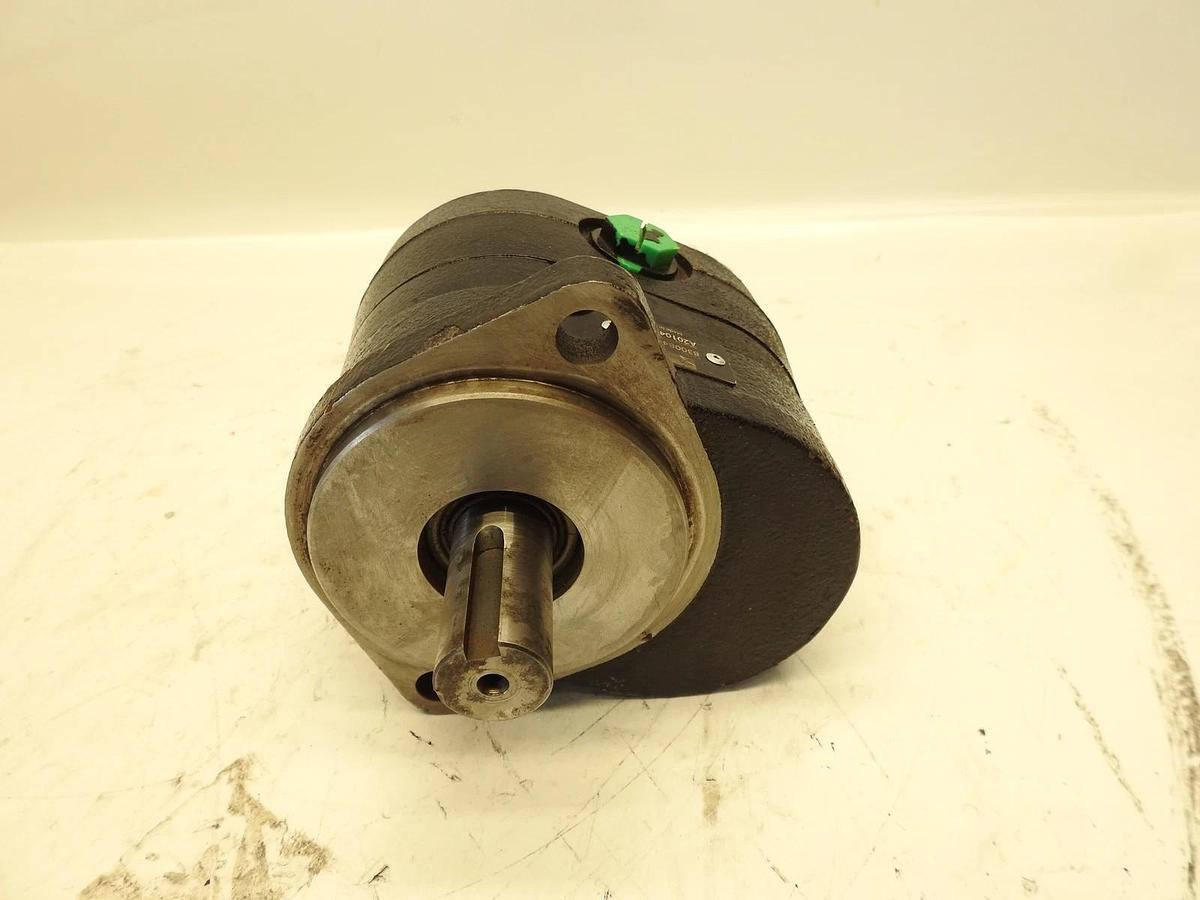NEW OEM DANFOSS 83008429 GEAR PUMP-RH, SINGLE DISPL A201043180